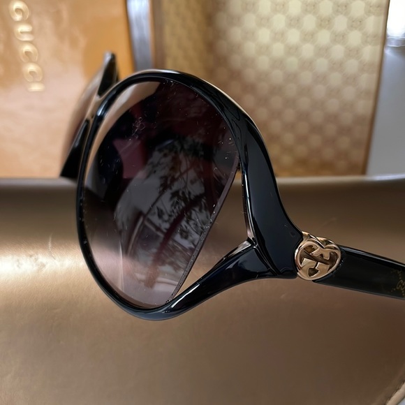 Authentic Sunglasses Gucci Made in Italy. - Picture 3 of 11